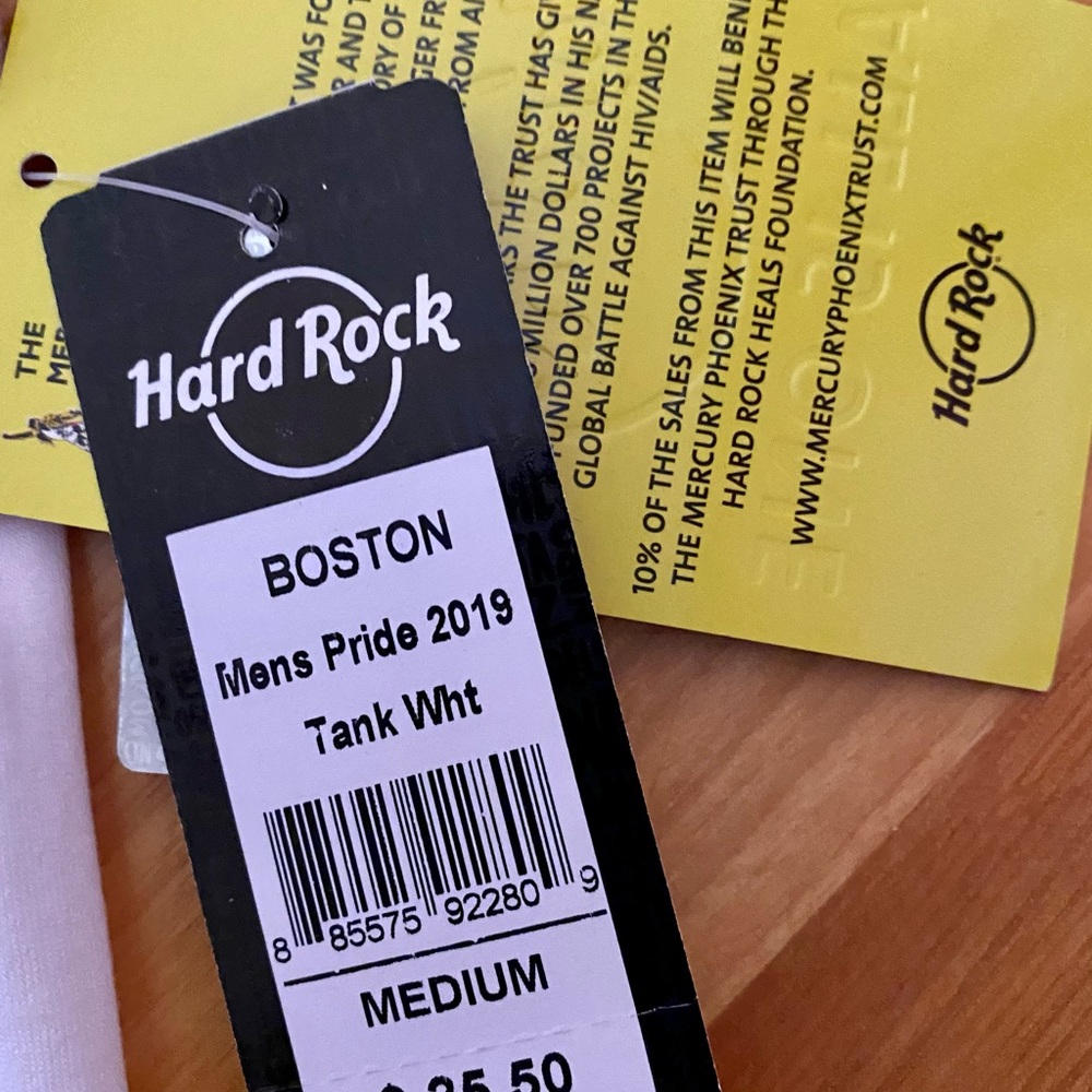 NWT Men’s Hard Rock Cafe Pride 2019 Tank Top - Picture 4 of 5